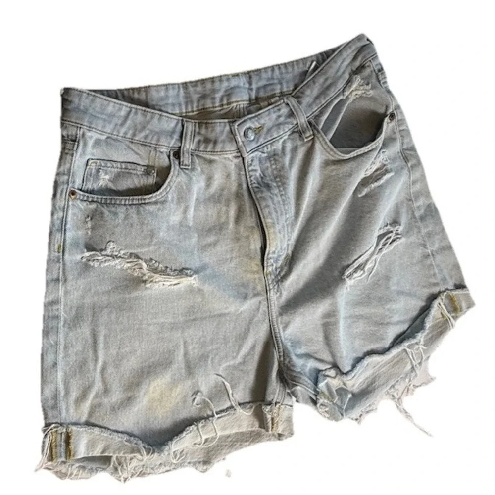 H&M Mom Shorts Women's Size 12 Light Wash Denim Ultra High Waist Distressed-740 - Picture 1 of 7